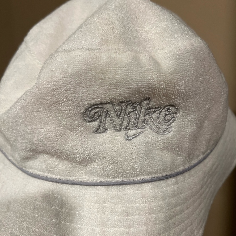Nike White Bucket Hat - Picture 4 of 4